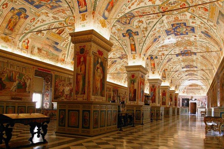 Skip the Line: Vatican Wheelchair Accessible Private Tour