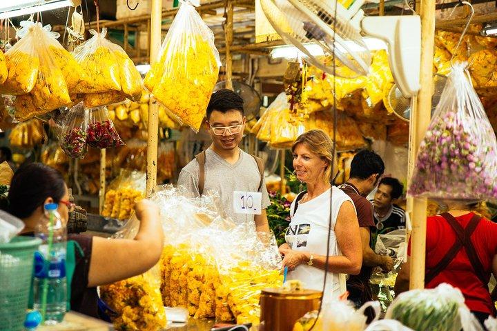 Full Day Bangkok PRIVATE City Tour With Locals - Wat Trimit & Wat Pho tickets