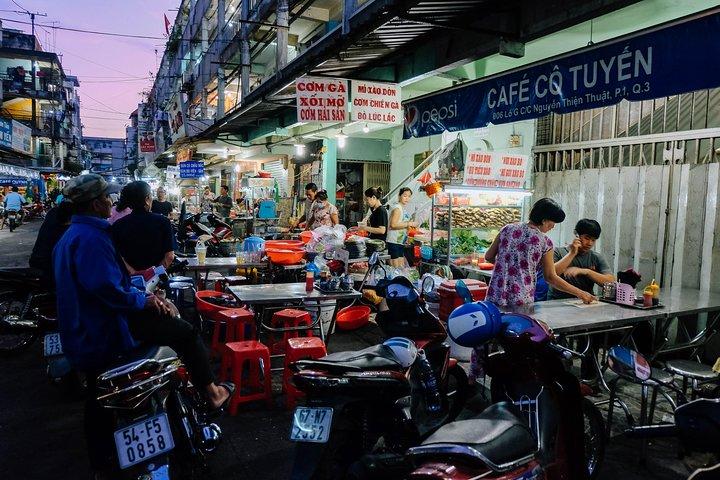 Small-group Saigon Sky View & Michelin Street Eats