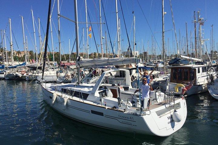 Wonderful 2 Hour Sailing trip including open bar and Pinchos