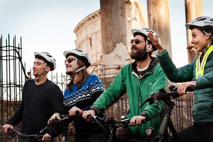 Panoramic Rome Off-the-beaten-track Tour with Cannondale Ebike