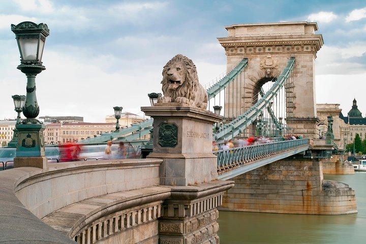 Budapest: Private 4-Hour Walking Tour with a Local