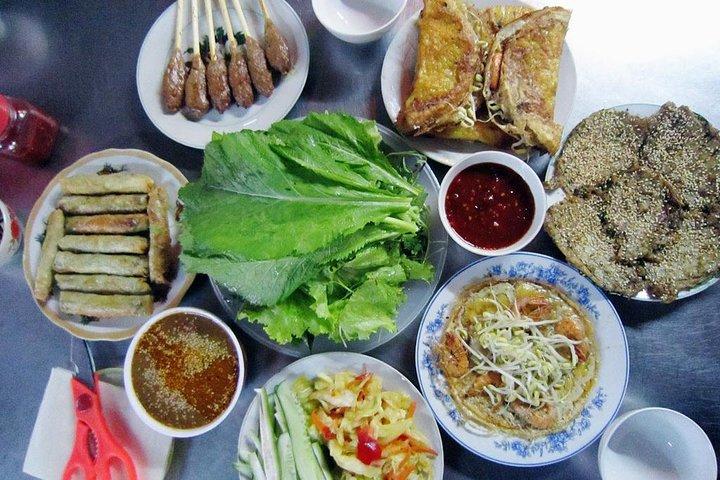 Private HoiAn Ancient Town Night Market Street food tour by Night