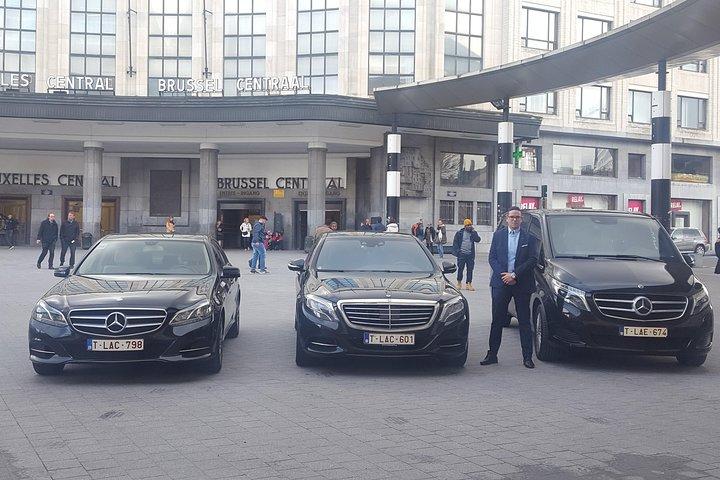Private Arrival Transfer from Brussels Airport to Bruges with Business car