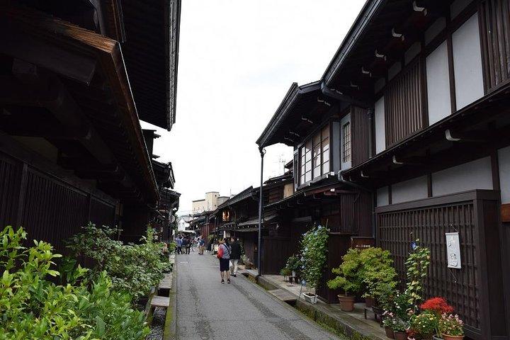 Shirakawago and Hida Takayama Day Trip from Nagoya