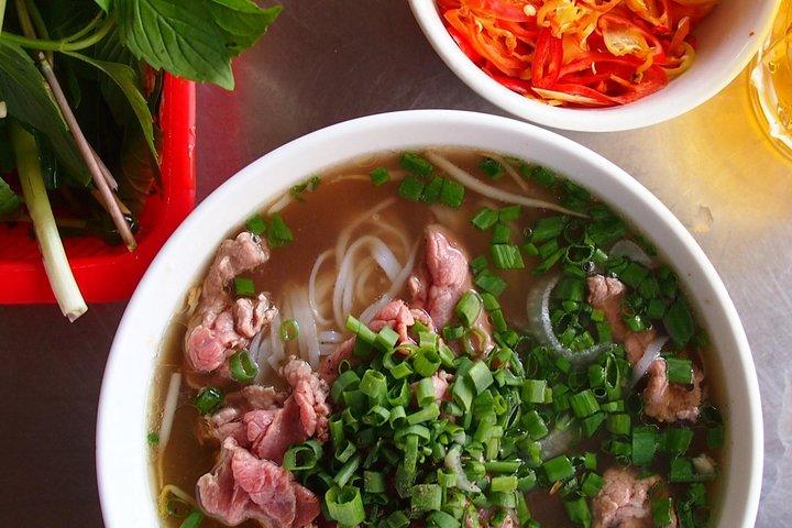 Best Street Food at Old Quarter of Hanoi with Locals