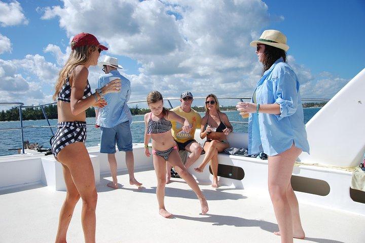 Parasailing, Snorkel Cruise & Virgen Beach from Punta Cana