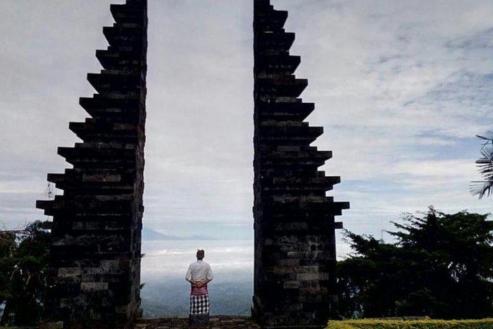 Solo Palace Tour with Sukuh and Ceto Temple from Yogyakarta