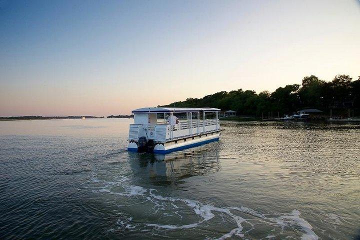 Hilton Head Dolphin Watching Cruise with Fireworks Display