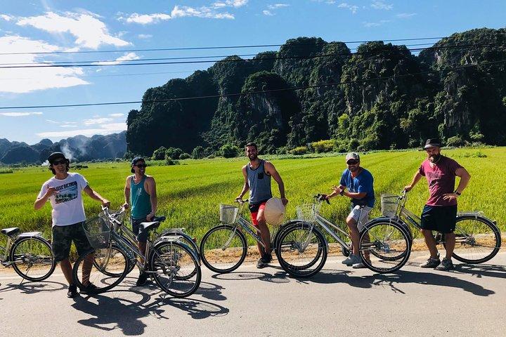Private Day Tour Hoa Lu, Tam Coc, Mua Cave By Limousine Transfers
