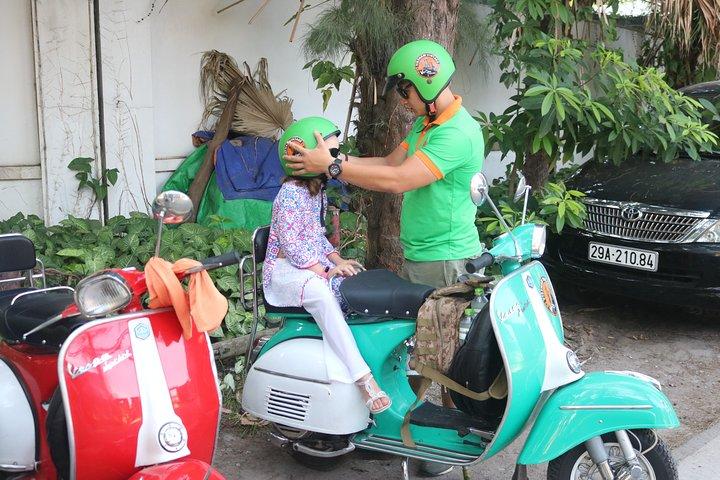 Ho Chi Minh Vespa City Tour 4,5 hours