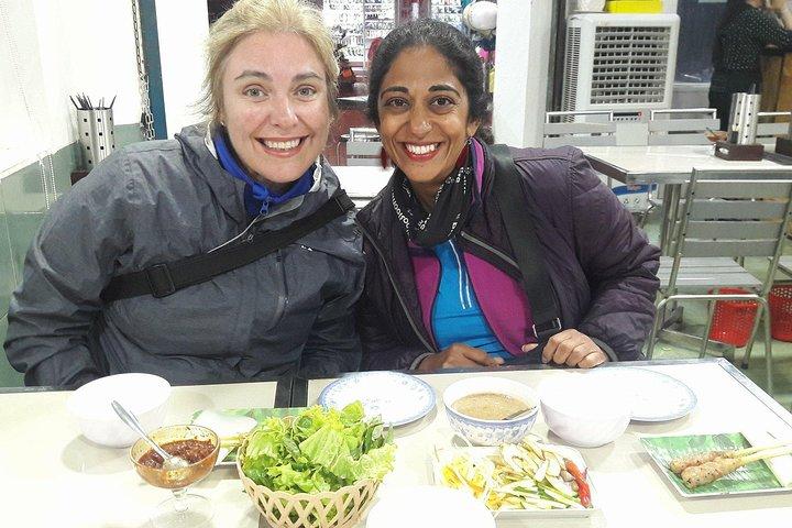 Hue Food Tour by Walking or Cyclo or Motorbike with Driver