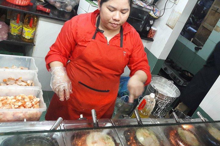 Hue Food Tour by Walking or Cyclo or Motorbike with Driver