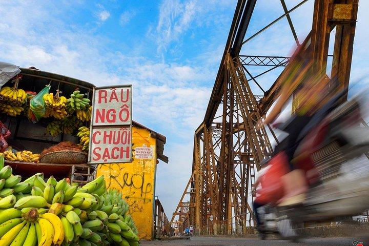 Private Hanoi Motorbike Sightseeing and Food Tour