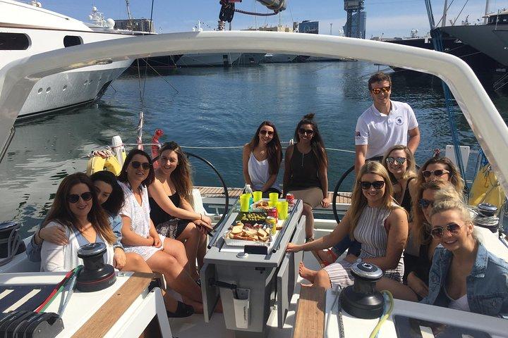 Wonderful 2 Hour Sailing trip including open bar and Pinchos