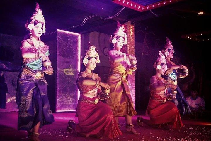 Cambodian Art Tour in Siem Reap Including Apsara Show with Optional Angkor Tour
