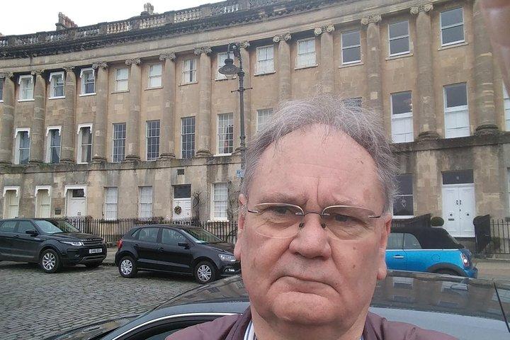 Exceptional Bath tour guide making your visit splendidly memorable.
