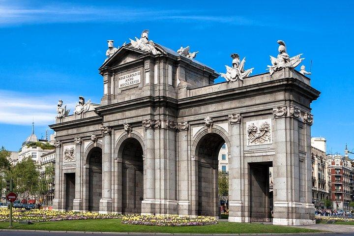 Private Car Transfer from Lisbon to Madrid with 2 hours for sightseeing
