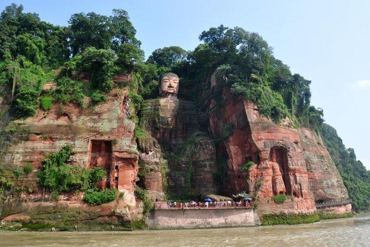 One Day Private Tour of Leshan Giant Buddha, Huanglongxi Ancient Town