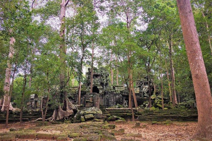 Angkor Wat sunrise small quiet temples