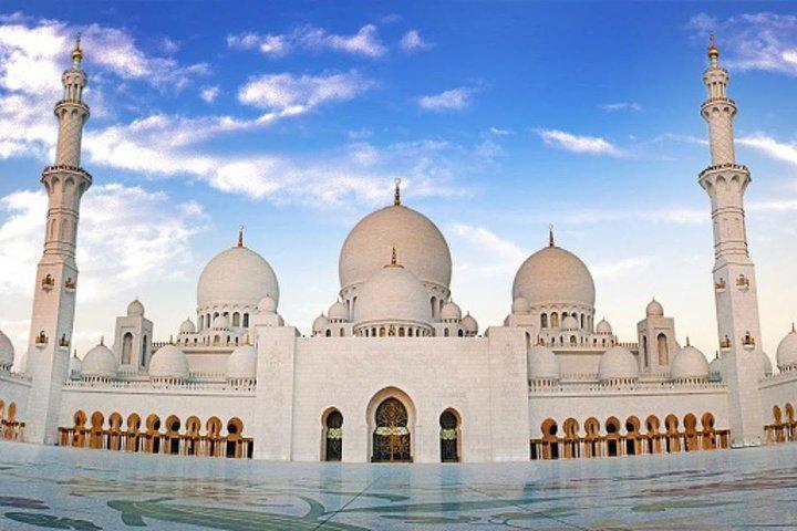 Full-Day Private Abu Dhabi City Tour With BAPS Temple Visit