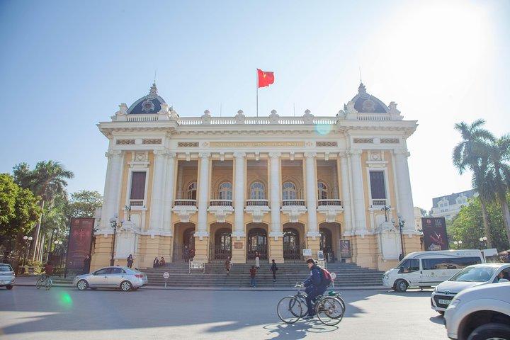 Hanoi Street Food Walking Tour and Water Puppet Show