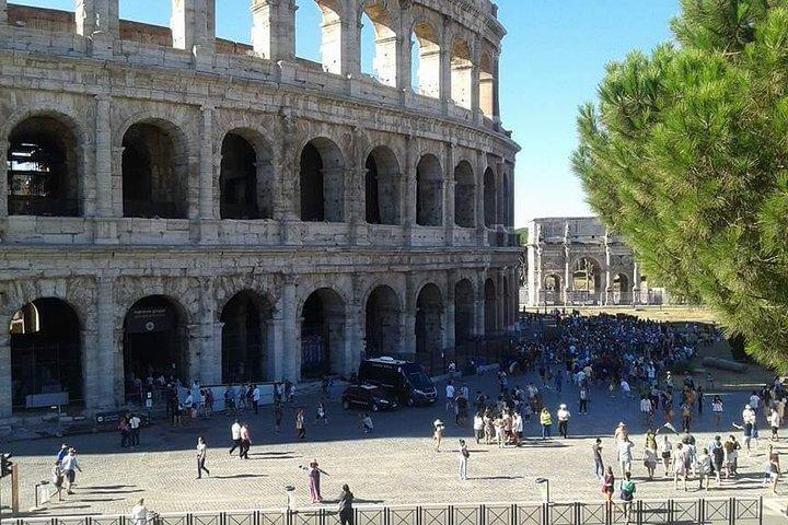 Rome Full Day Tour: Colosseum and Vatican Museums