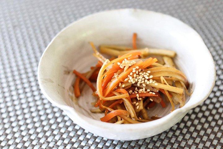 Private Market Tour and Cooking Class with Kanae, a Sapporo Local