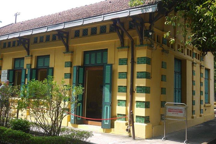 Hanoi city tour and water puppet show