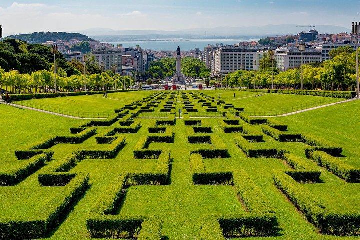 Private Tour for small groups of 7 Days in Portugal from Lisbon