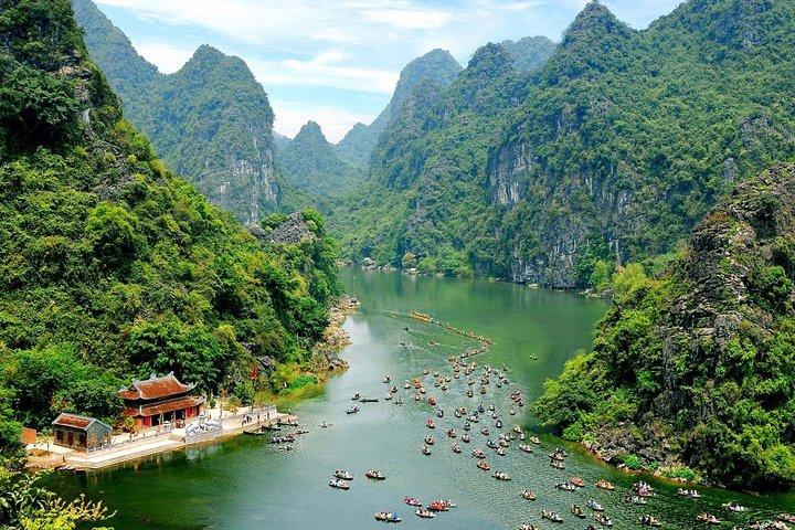 Small group tour Trang An – Bai Dinh – Mua cave 1 day with Full service