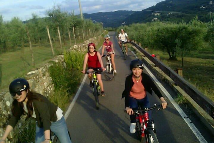 Escape Florence Crowds: Local Tuscany Life E-Bike - Max 4 Only