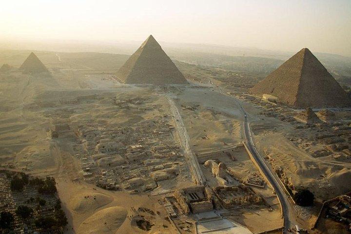 Tour to Pyramids & The Egyptian Museum and old cairo