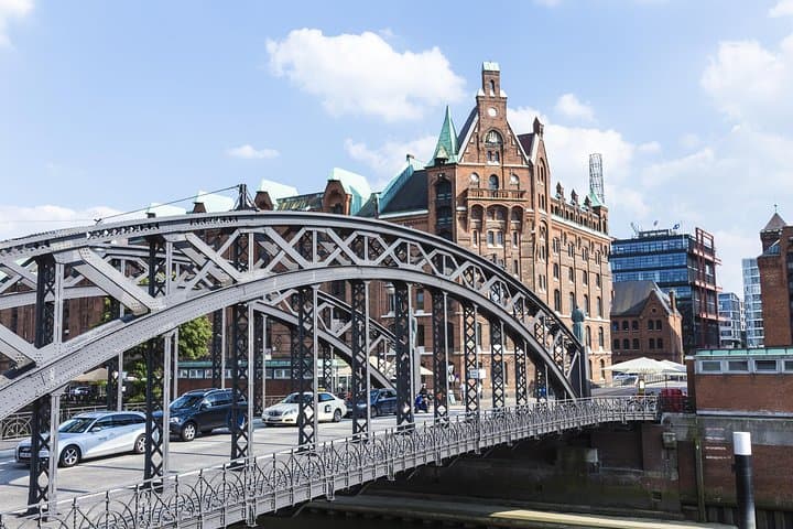 Hamburg Like a Local: Private and Personalized Experience (3hrs)