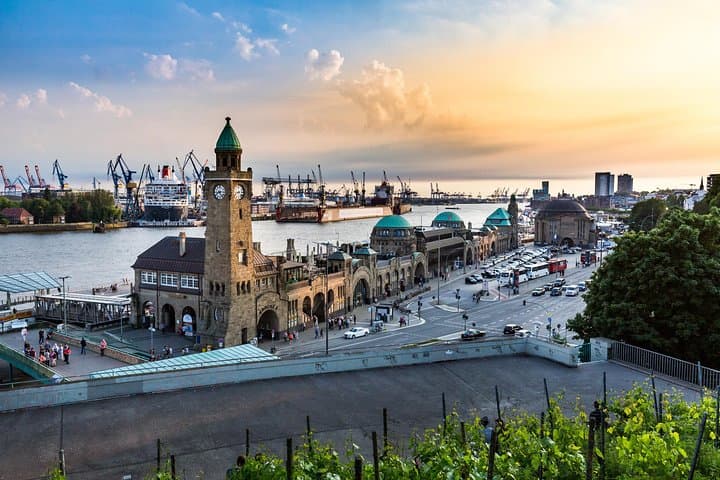 Hamburg Like a Local: Private and Personalized Experience (3hrs)