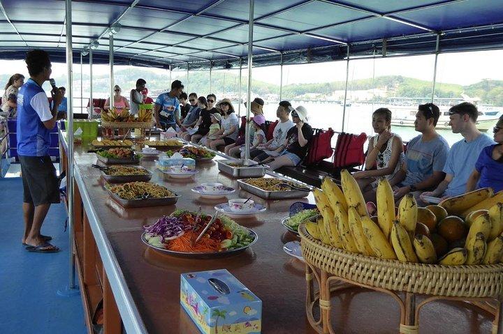 Hong by Starlight: Sea Cave Kayaking and Loy Krathong Floating