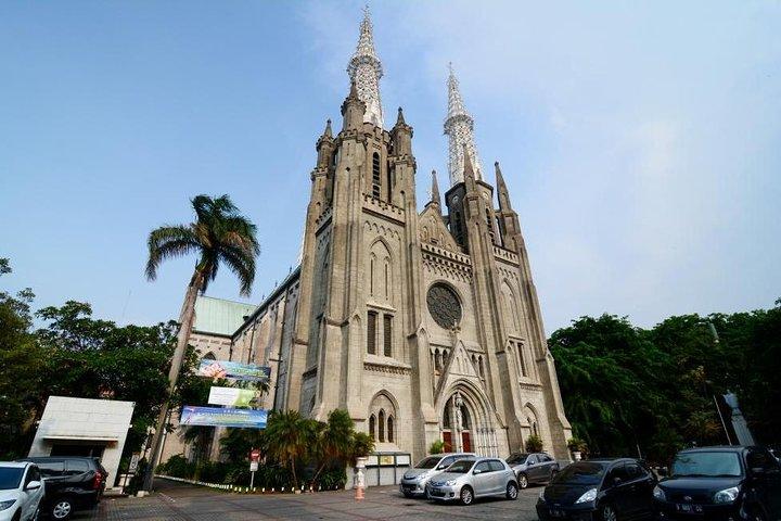 4 Hours Jakarta Private City Tour - (Most Tourist Attractions)