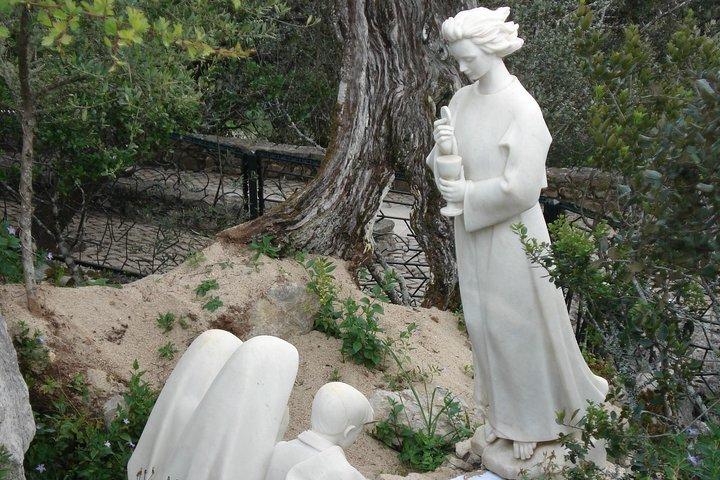 Fatima, Batalha, Nazare and Obidos Private Tour