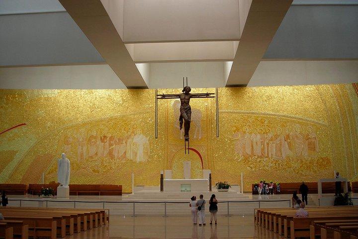 Fatima, Batalha, Nazare and Obidos Private Tour