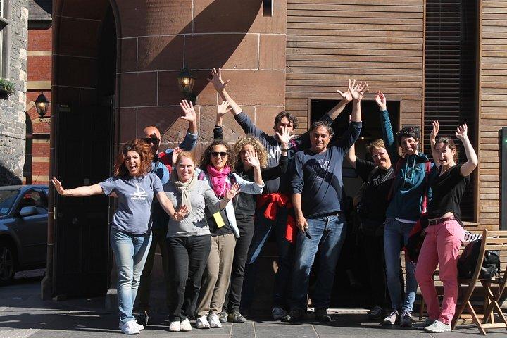 Glasgow: Pubs & History Walking Tour with Beer Tasting