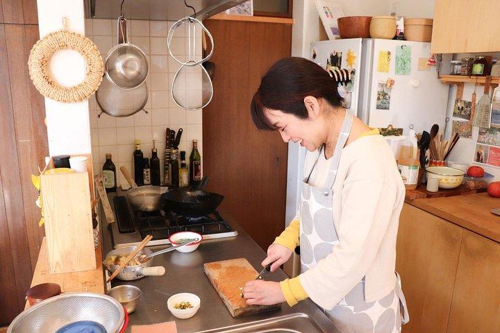 Private Kyoto Market Tour and Authentic Cooking Class with Aki