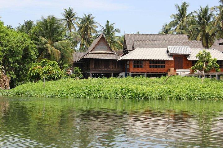 Scenic Boat Ride & Private Thai Cooking Class in Bangkok with Aoy