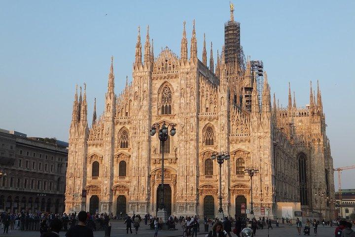 Milan City Tour by Historic Tram - Semi Private tour