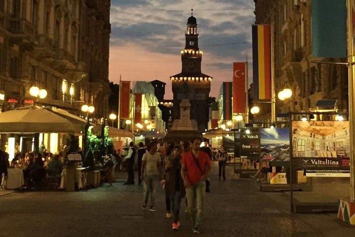 Milan City Tour by Historic Tram - Semi Private tour