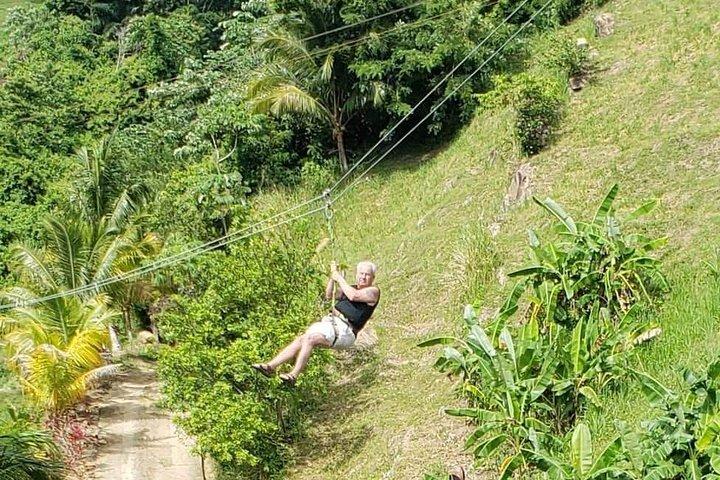 Full-Day Zipline Adventure and Beach Club Visit on Roatan Island, Honduras
