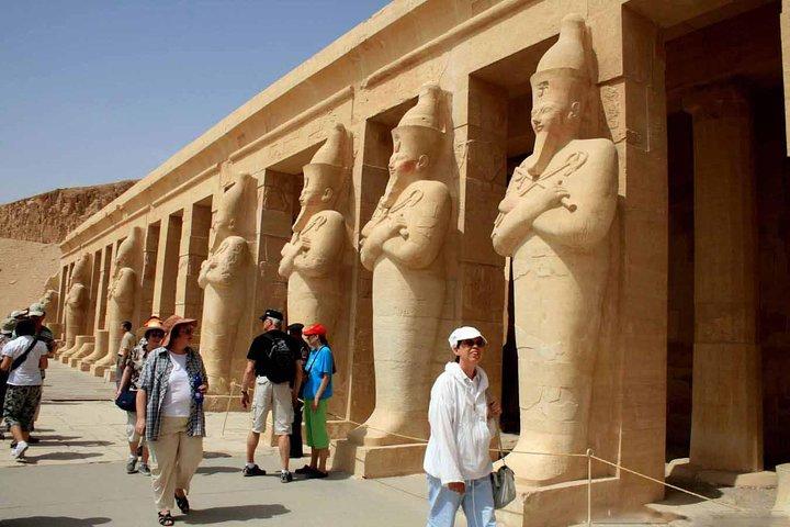 From Cairo: Private All-Inclusive Tour of Luxor by Plane