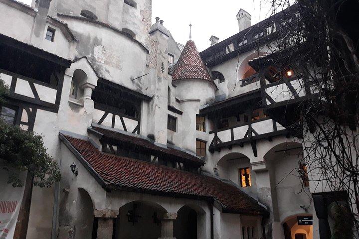 Dracula's Castle & Peles Palace Tour from Bucharest Including Brasov Old Town