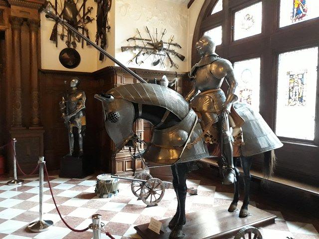 Dracula's Castle & Peles Palace Tour from Bucharest Including Brasov Old Town