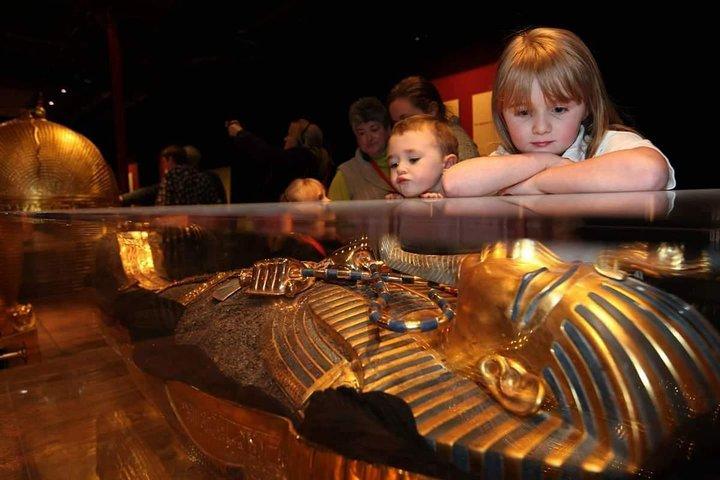 Best Cairo Day Tour- Discover Giza Pyramids & Egyptian Museum & Old Cairo