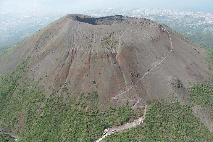 Mt Vesuvius and Pompeii Tour by Bus from Sorrento